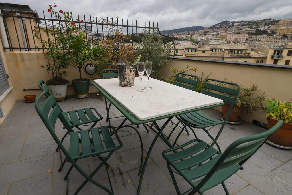 Altido Apt For 3 With Rooftop Balcony And Lovely Cityview Genua Zewnętrze zdjęcie